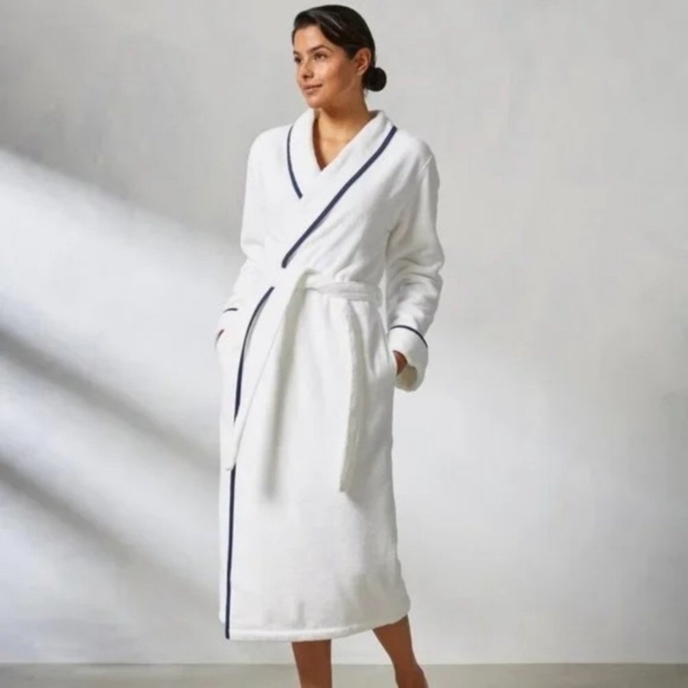 New Kassatex Bathrobe
